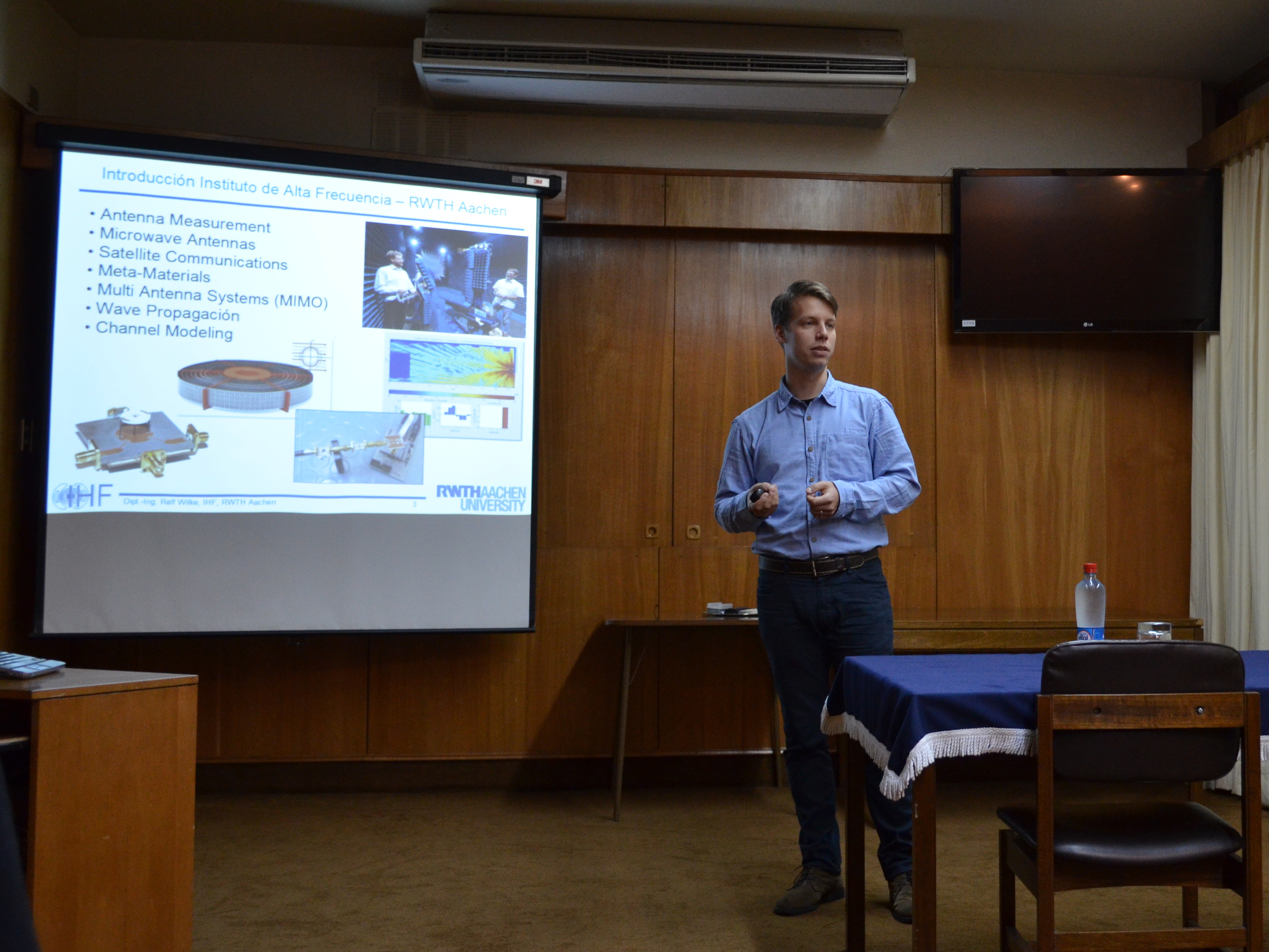 Presentation at Pontificia Universidad Católica de Valparaíso, Valparaíso – Chile